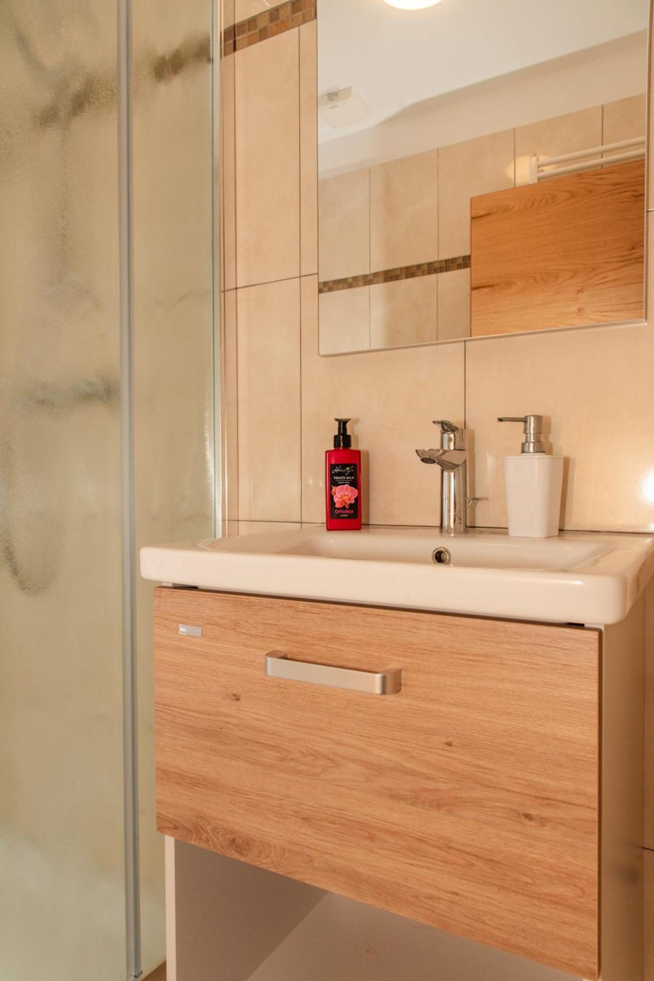 Apartmaji Tinta Kanal Екстер'єр фото